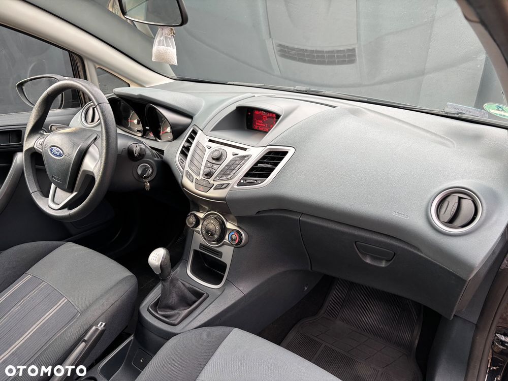 Ford Fiesta 1.25 Celebration - 25