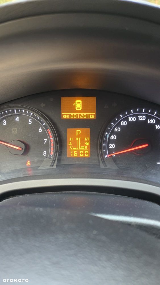 Toyota Avensis - 13