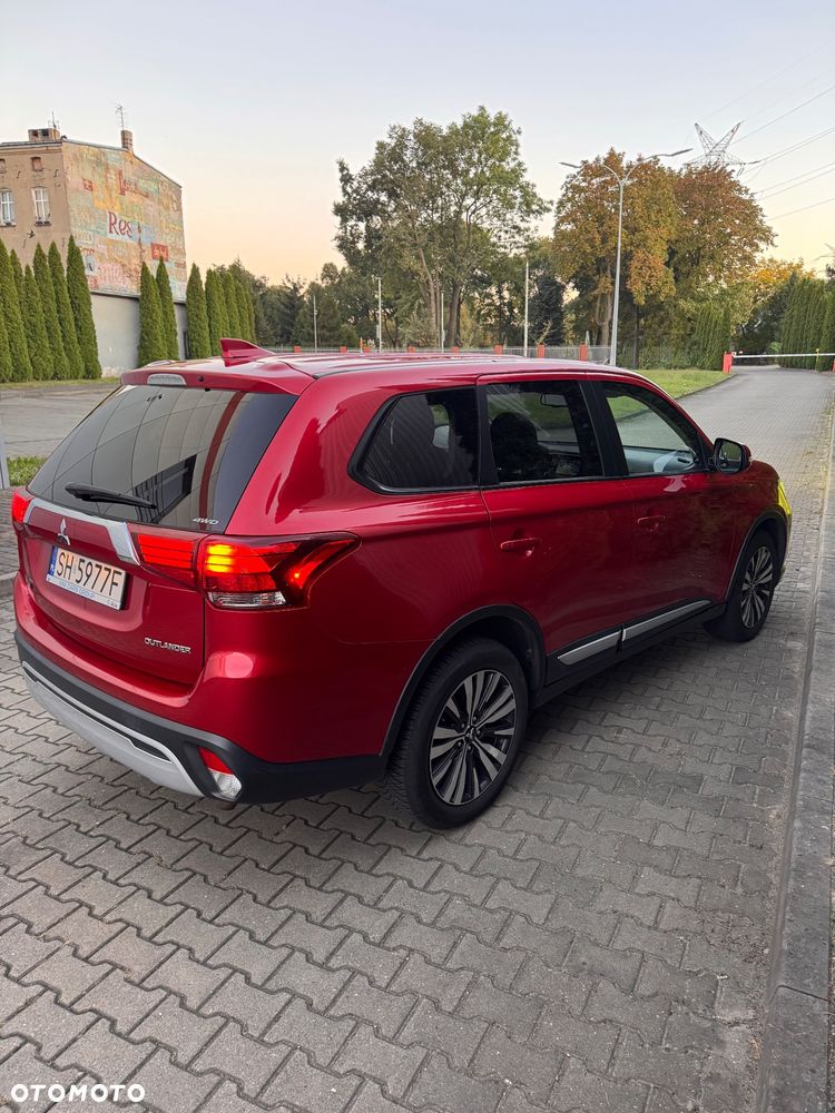 Mitsubishi Outlander 2018 photo 3