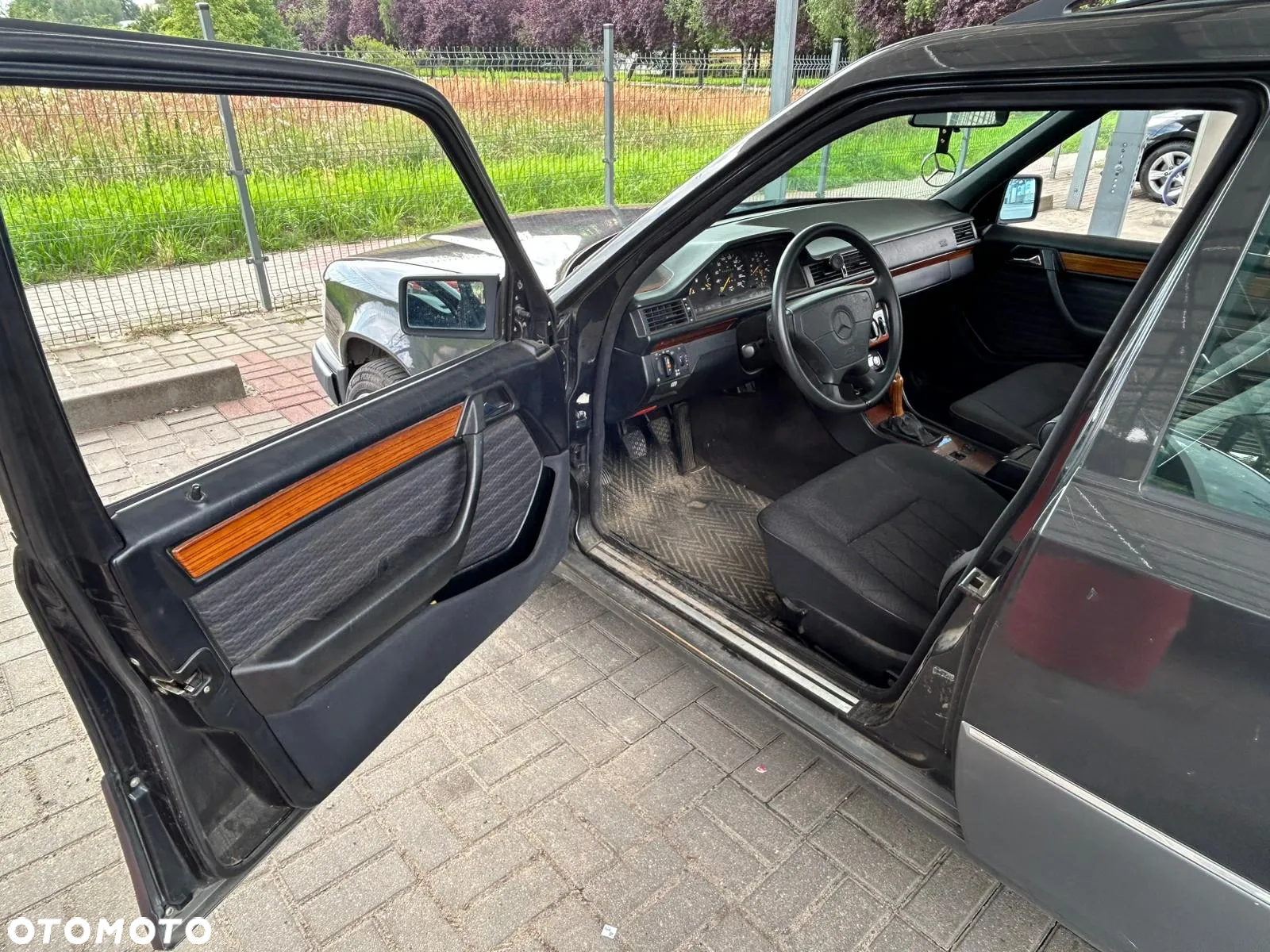 Mercedes-Benz W124 (1984-1993) - 14