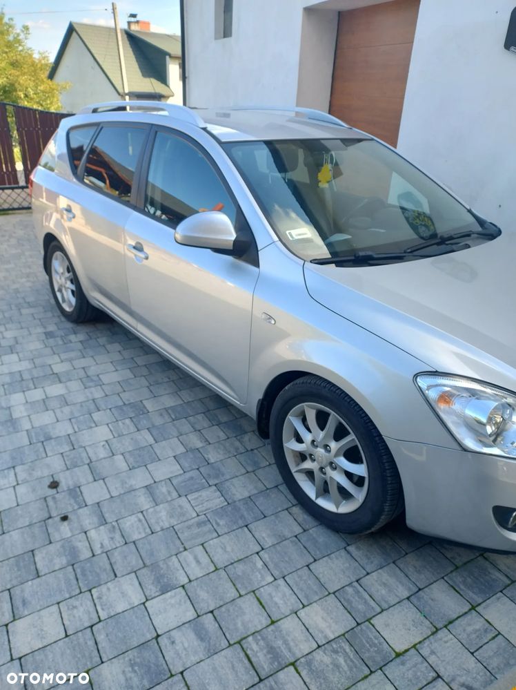 Kia Ceed - 1