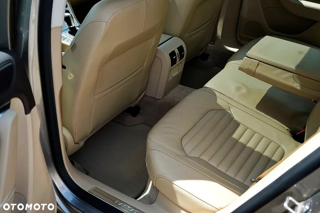 Volkswagen Passat - 15