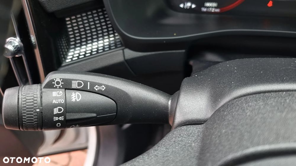 Volvo XC 40 D3 SCR R-Design - 25