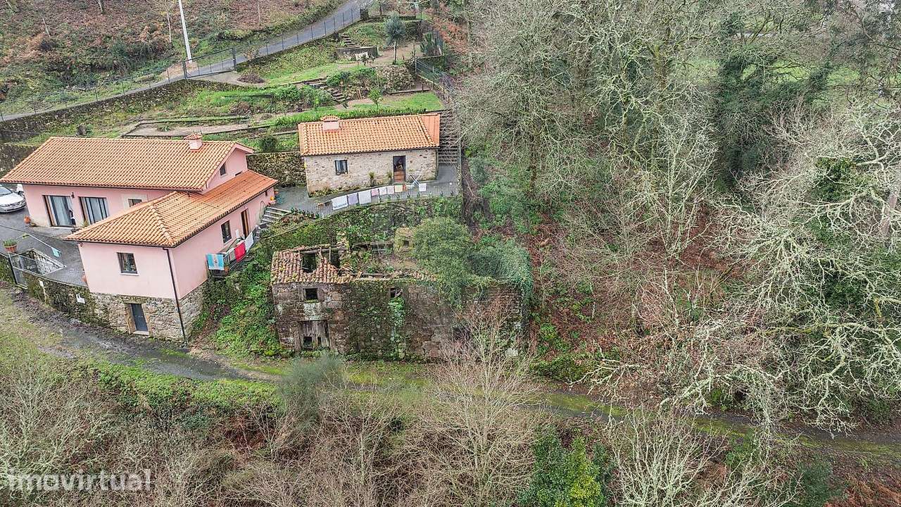 MORADIA PARA RESTAURO EM VILA VERDE - Grande imagem: 3/11