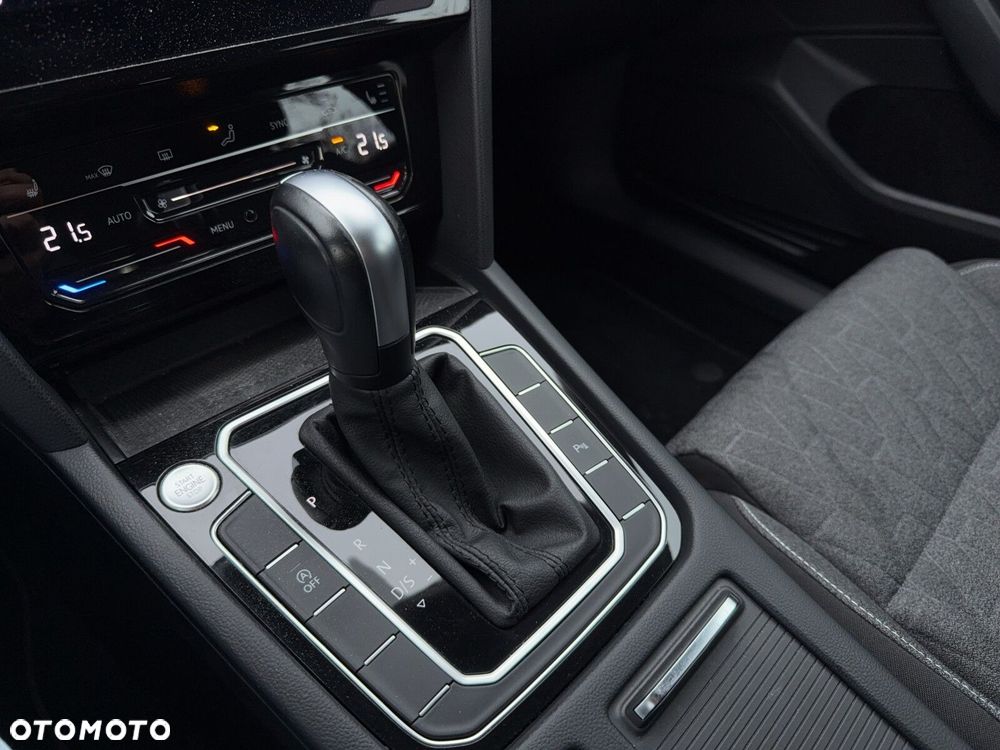 Volkswagen Passat Variant - 21