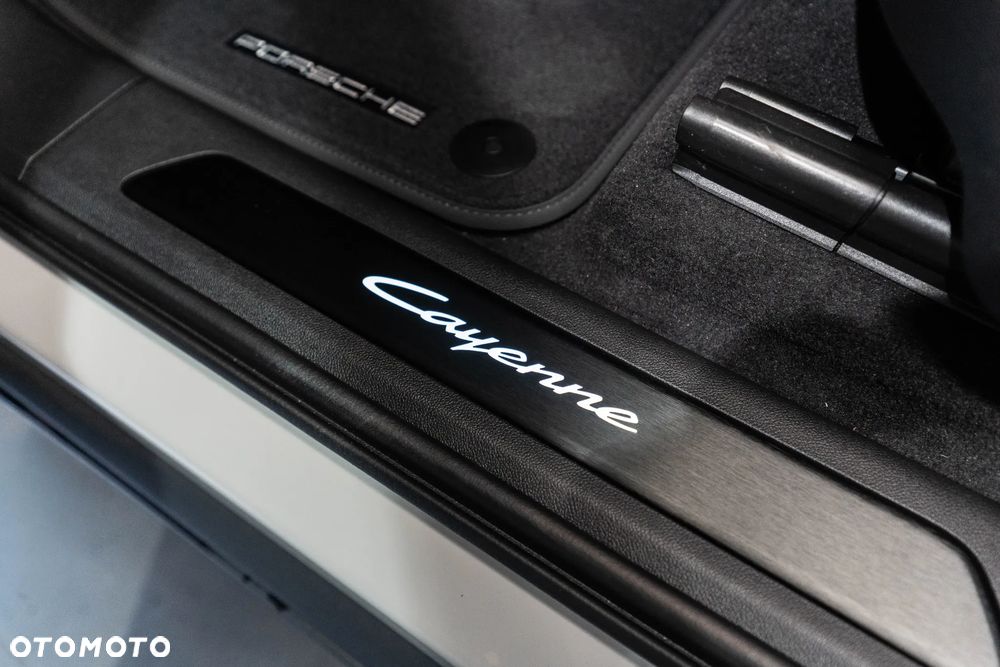 Porsche Cayenne Black Edition - 35
