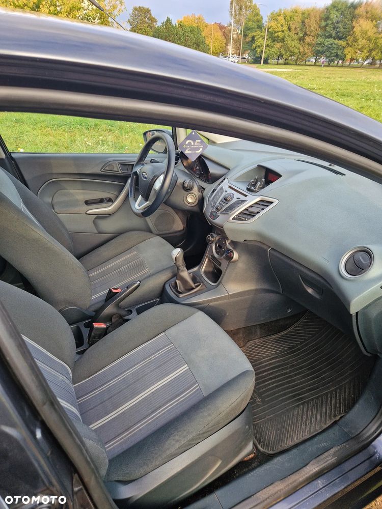 Ford Fiesta - 8