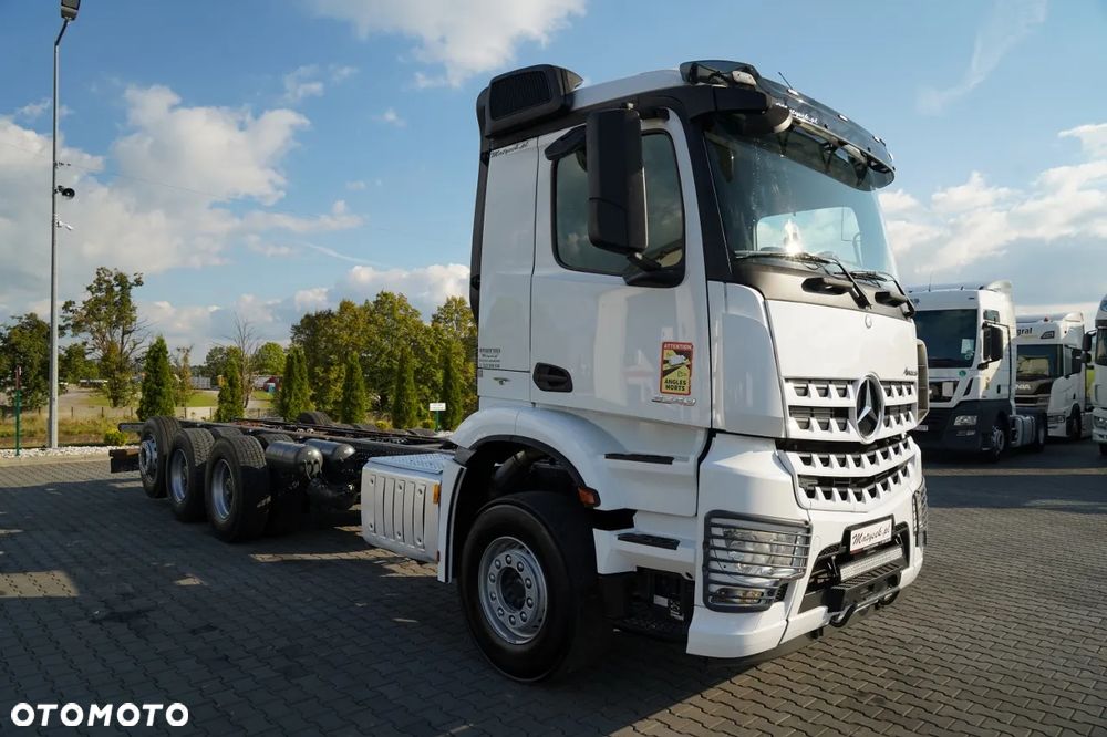 Mercedes-Benz AROCS 3248 / 8X4 / TRIDEM / RAMA POD ZABUDOWE 8 M / OŚ SKRETNA I PODNOSZONA / RETARDER - 2