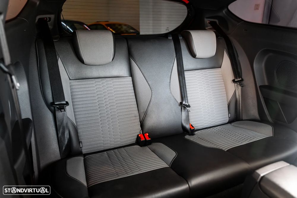 Ford Fiesta 1.6 T ST - 10