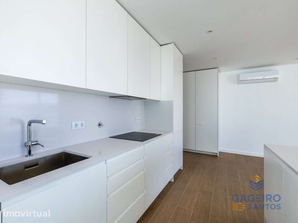Apartamento T2 inserido em condomínio de luxo na primeira linha de ... - Grande imagem: 4/28