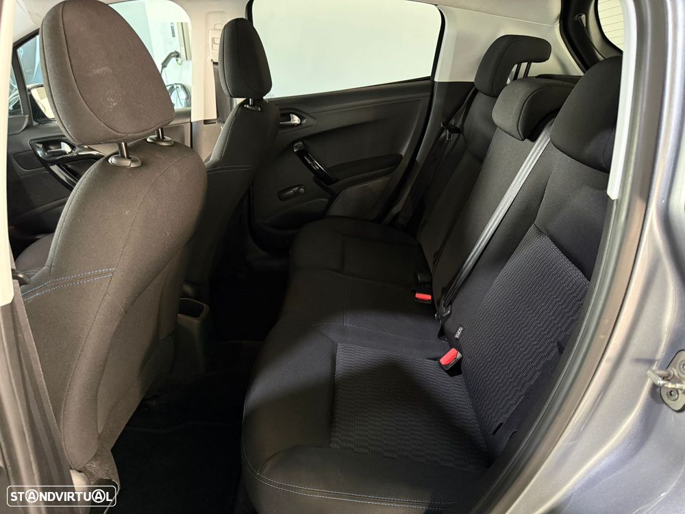 Peugeot 208 1.5 BlueHDi Signature - 9