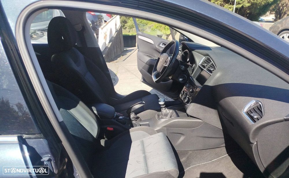 Citroën C4 e-HDi 115 Exclusive - 11