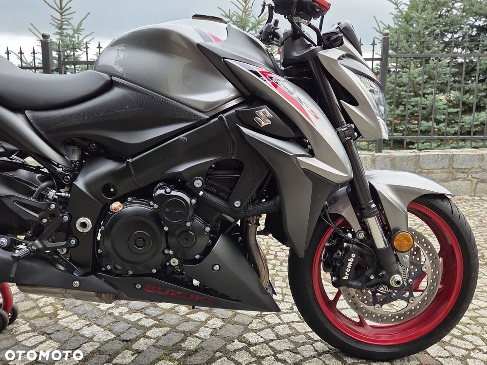Suzuki GSX - 9