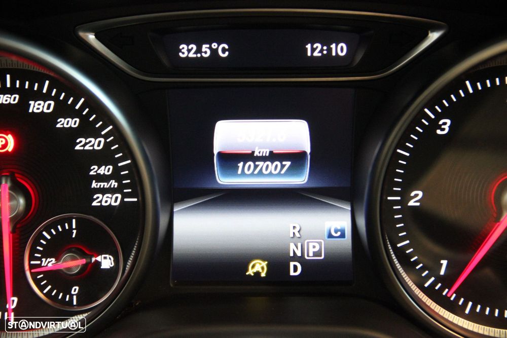 Mercedes-Benz GLA 220 d AMG Line - 13