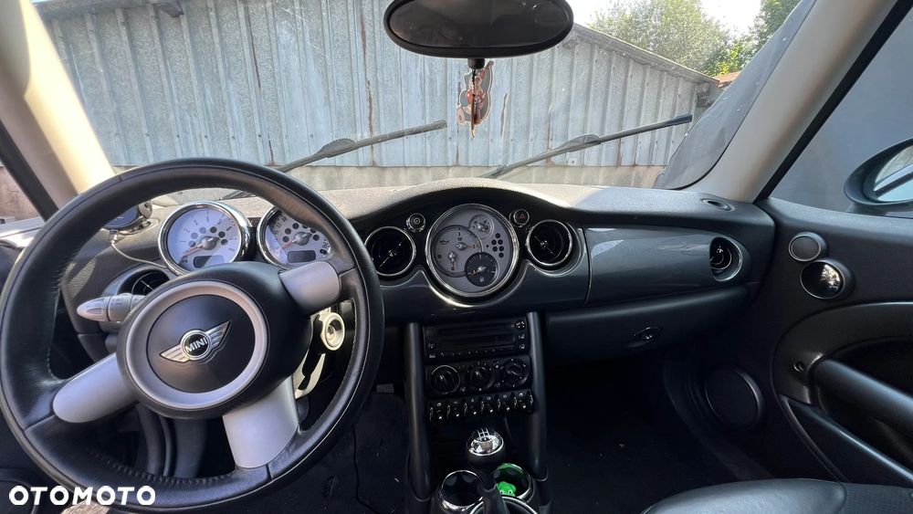 MINI Cooper Standard - 11
