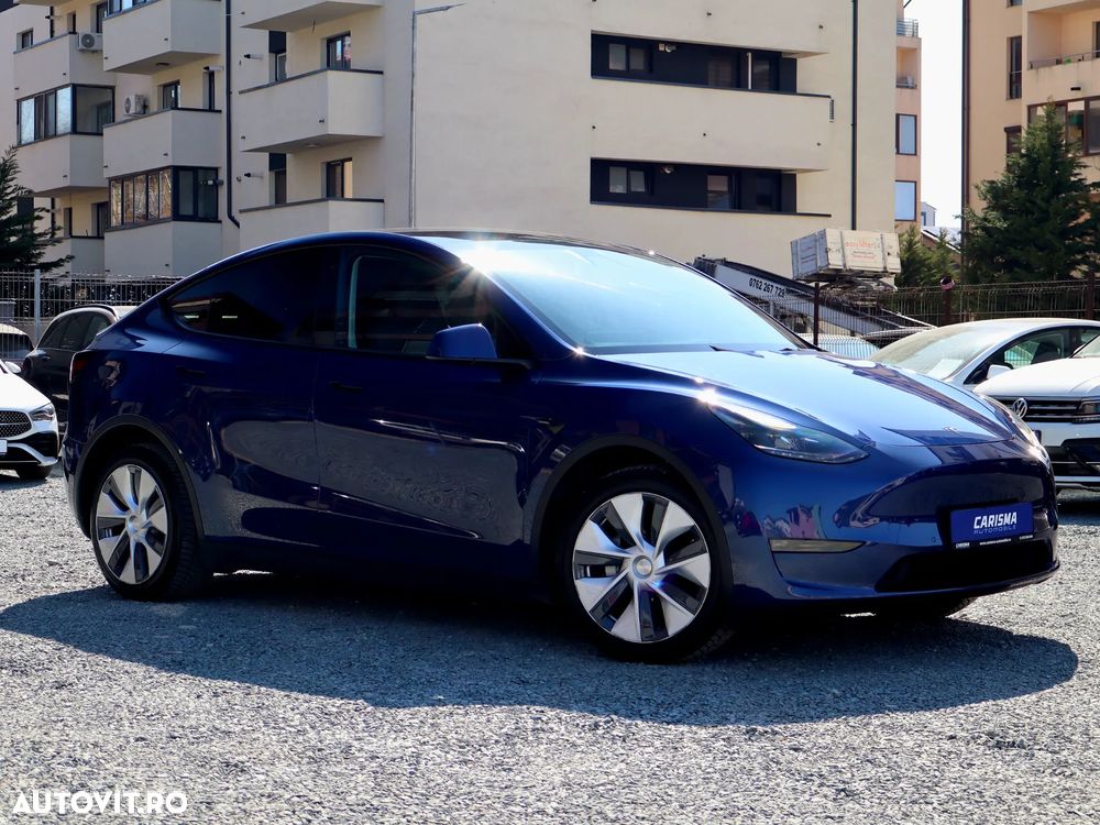 Tesla Model Y - 9