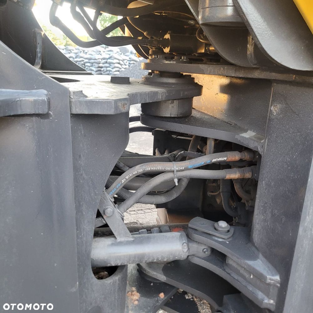 Komatsu WA150PZ - 10