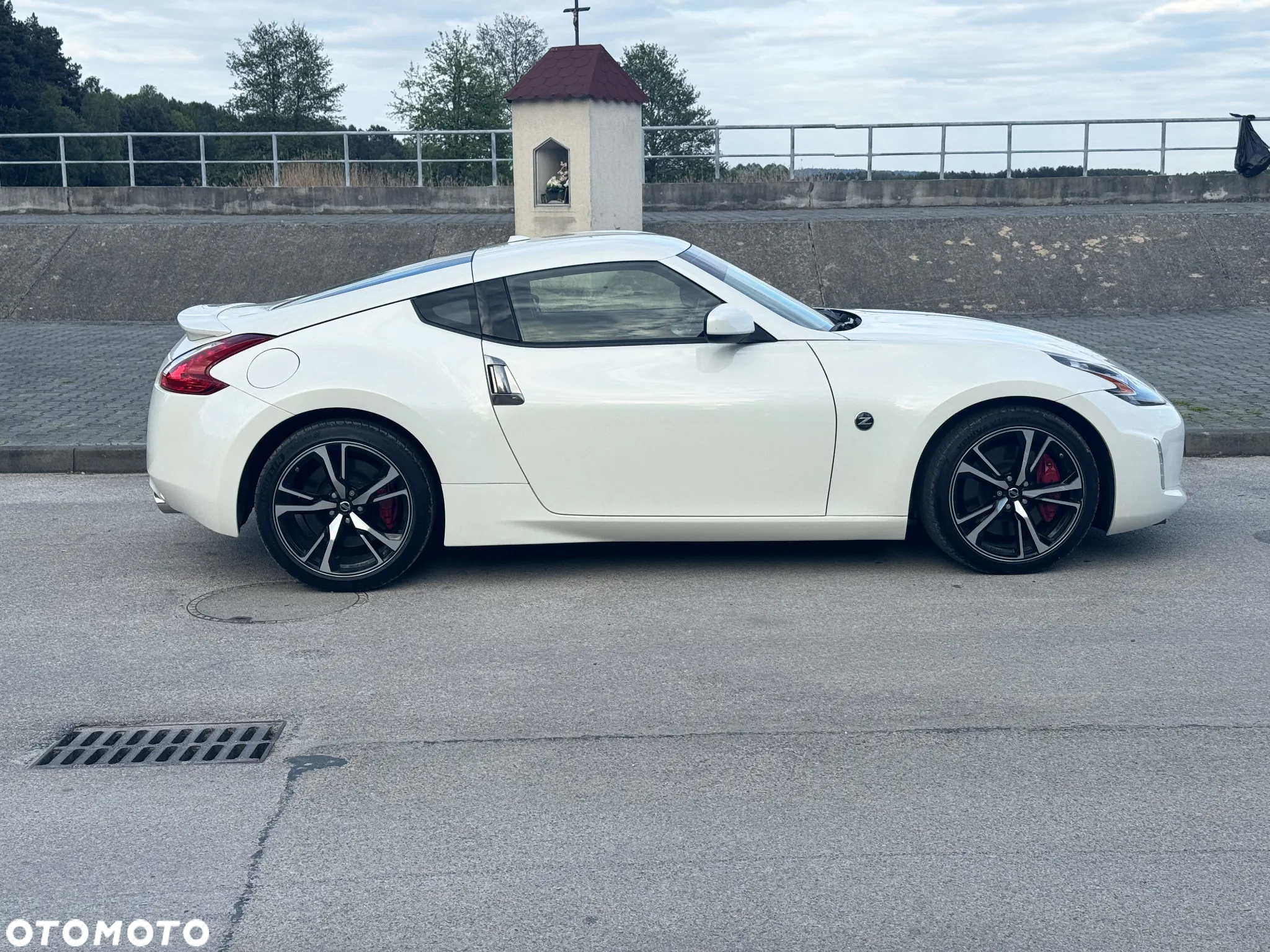 Nissan 370 Z - 10