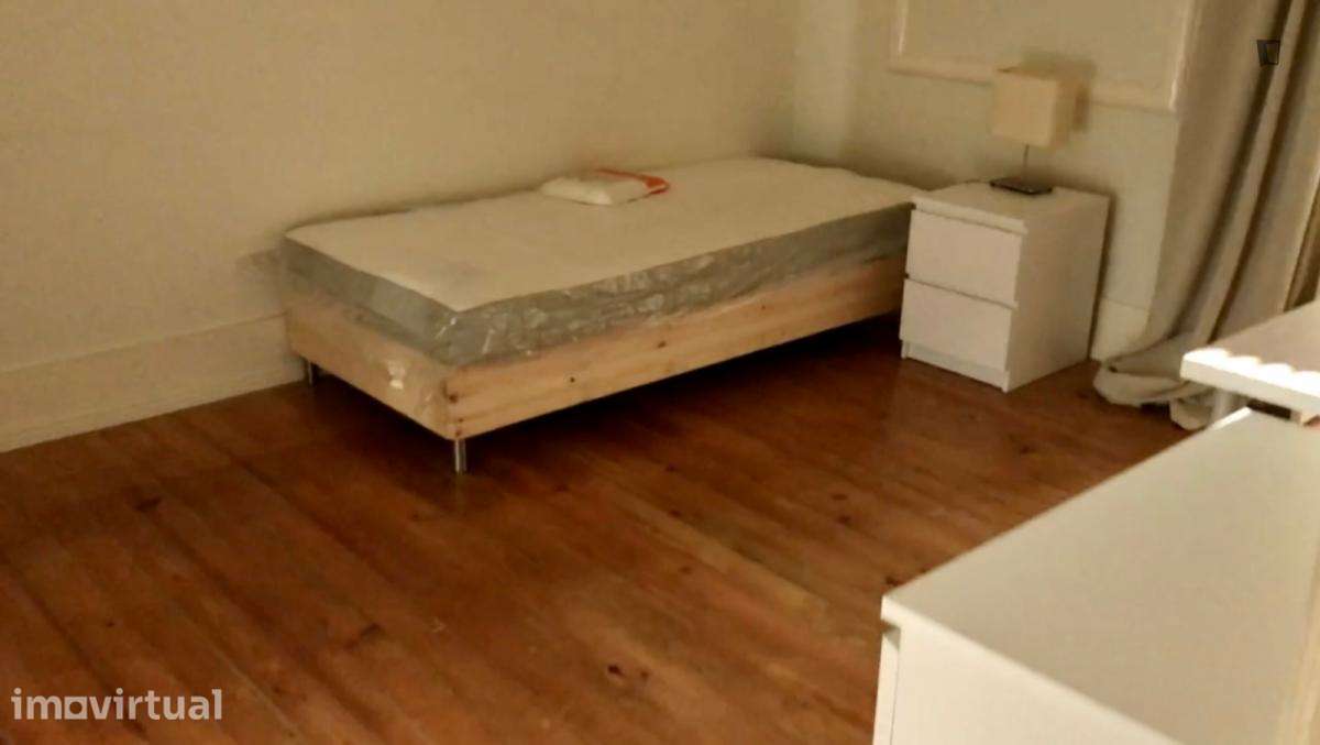 Quarto - localizado em Alameda Lisbon - Grande imagem: 3/35