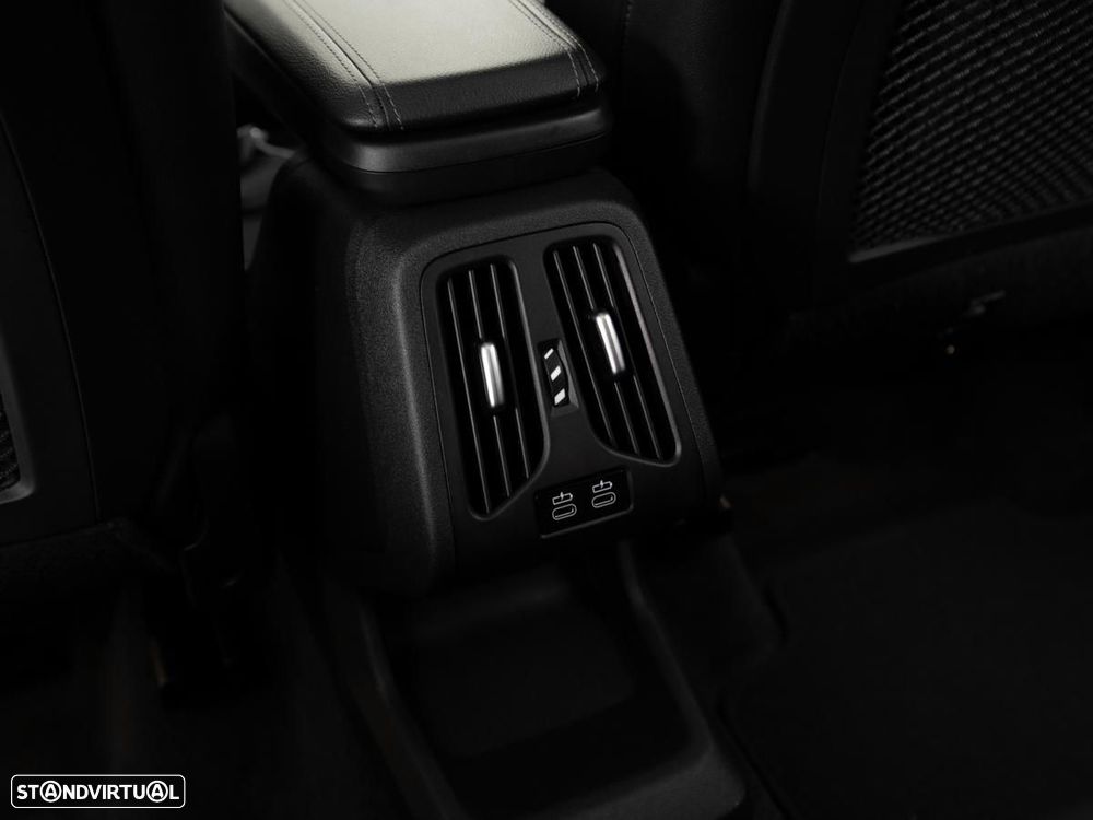 BMW 218 Active Tourer i Aut. Luxury Line - 25