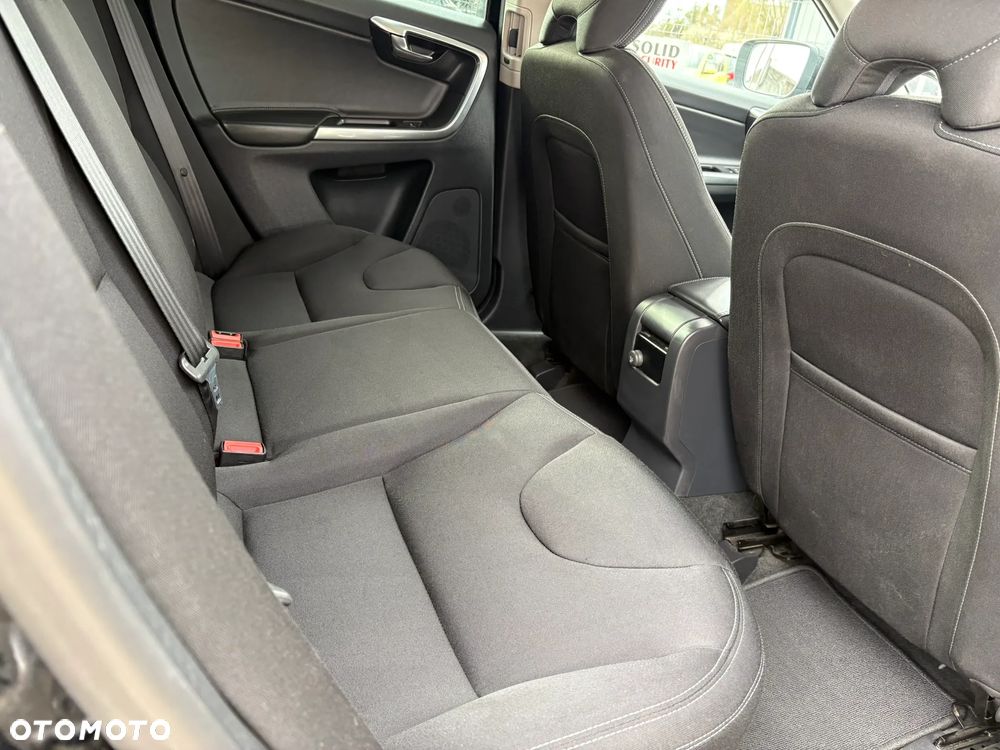 Volvo XC 60 D3 Drive-E Kinetic - 25