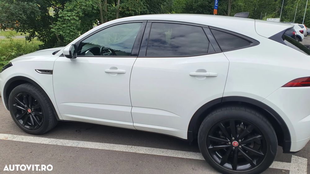 Jaguar E-Pace P250 AWD R-Dynamic S - 26