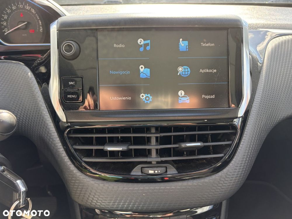 Peugeot 2008 1.2 Pure Tech GPF Allure S&S EAT6 - 20