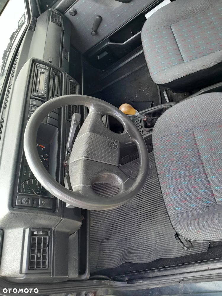 Volkswagen Golf 1.6 - 9