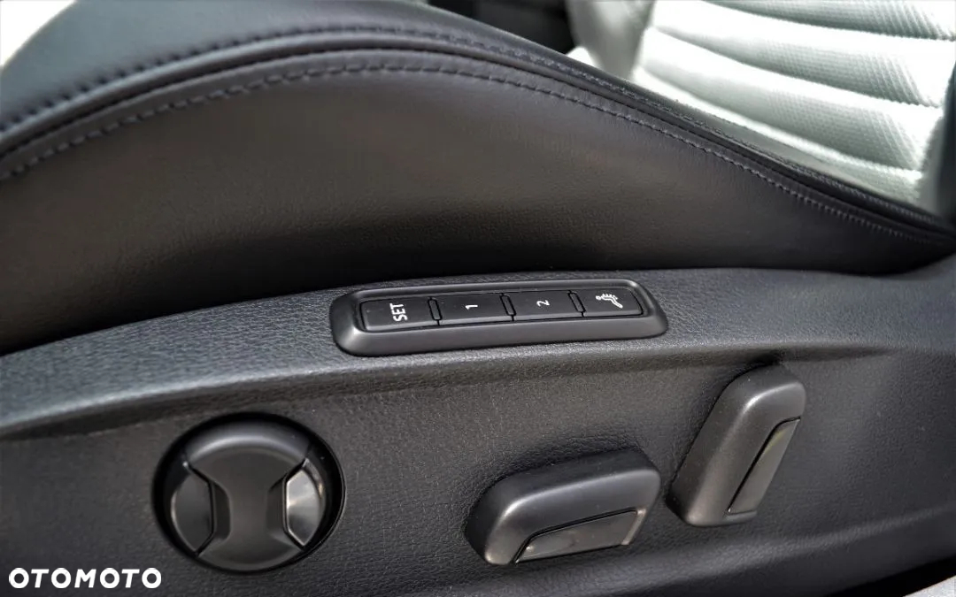 Volkswagen Passat 1.8 TSI BMT Highline DSG - 17