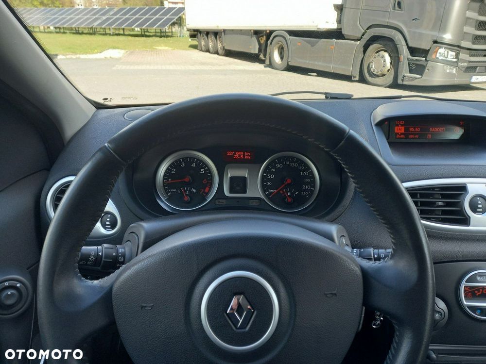 Renault Clio 1.2 16V Luxe Dynamique - 29