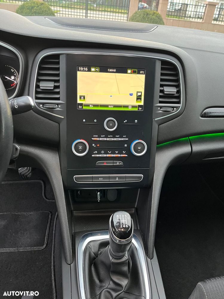 Renault Megane ENERGY TCe 100 INTENS - 18