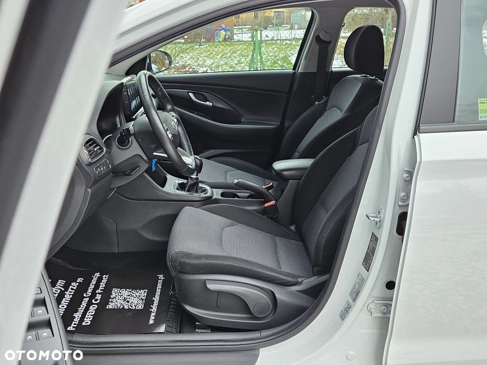 Hyundai i30 1.5 DPI Classic + - 13