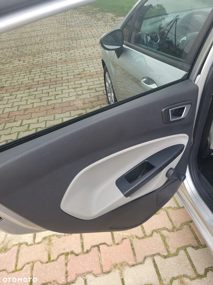 Ford Fiesta - 26