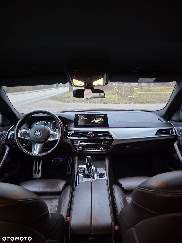 BMW Seria 5 520d M Sport Edition - 8