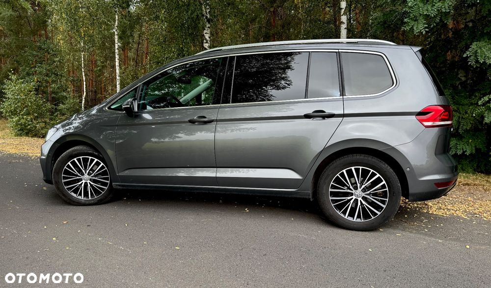 Volkswagen Touran - 10