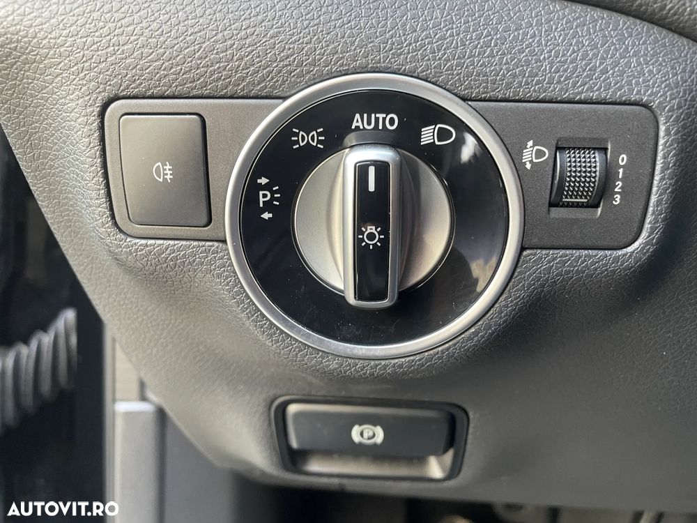 Mercedes-Benz GLA 200 d 7G-DCT Style - 15