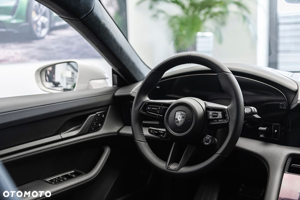 Porsche Taycan - 27