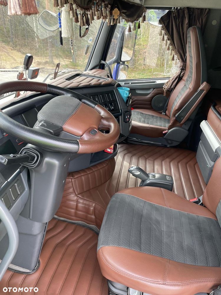 Volvo FH420 GLOB XXL AUTOMAT SPOJLERY KLIMA WEBASTO SKÓRA XENONY LEDY 2xALUTANK LODÓWKA LOW DECK MEGA EURO 5 EEV 2011r ŁADNY - 5