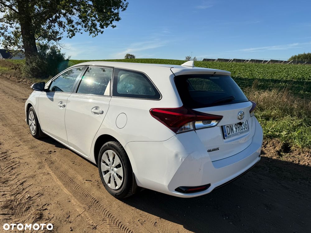 Toyota Auris - 10