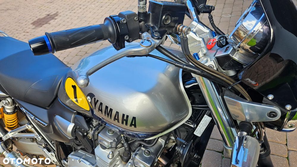 Yamaha XJR - 34