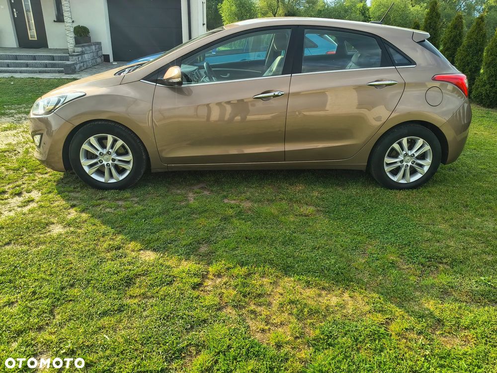 Hyundai i30 ver-1-6-crdi-select - 6