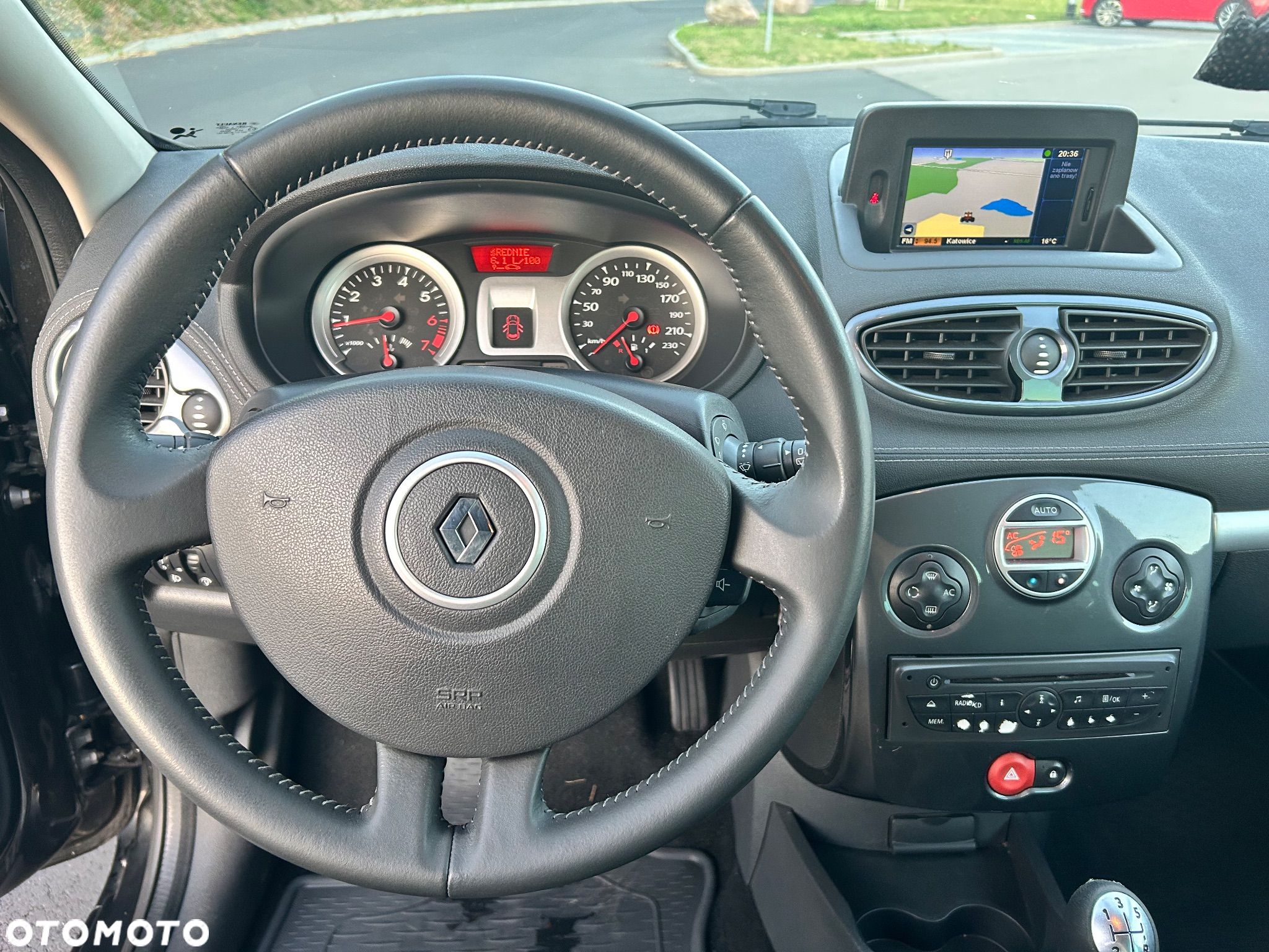 Renault Clio 1.2 16V Dwudziestka Euro5 - 13