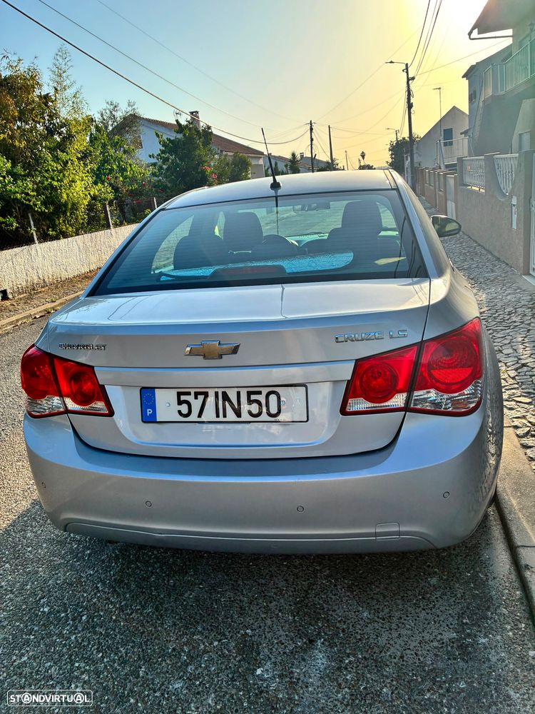 Chevrolet Cruze 1.6 LS - 5