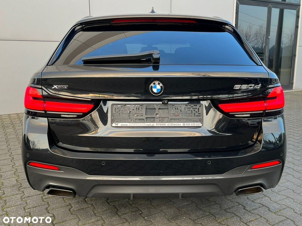 BMW Seria 5 520d xDrive M Sport Edition - 9