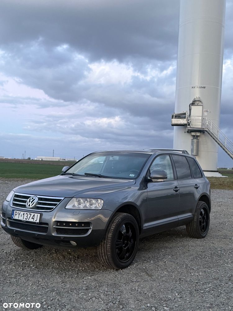 Volkswagen Touareg - 1