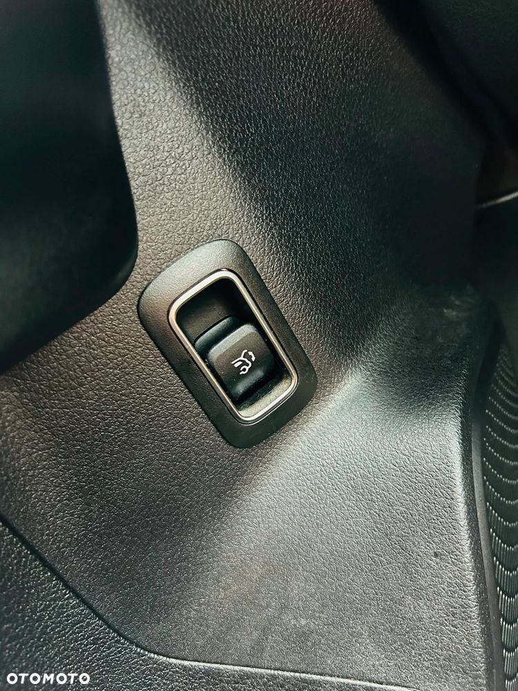 Mercedes-Benz GLB - 23
