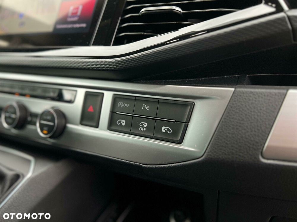 Volkswagen Caravelle - 22