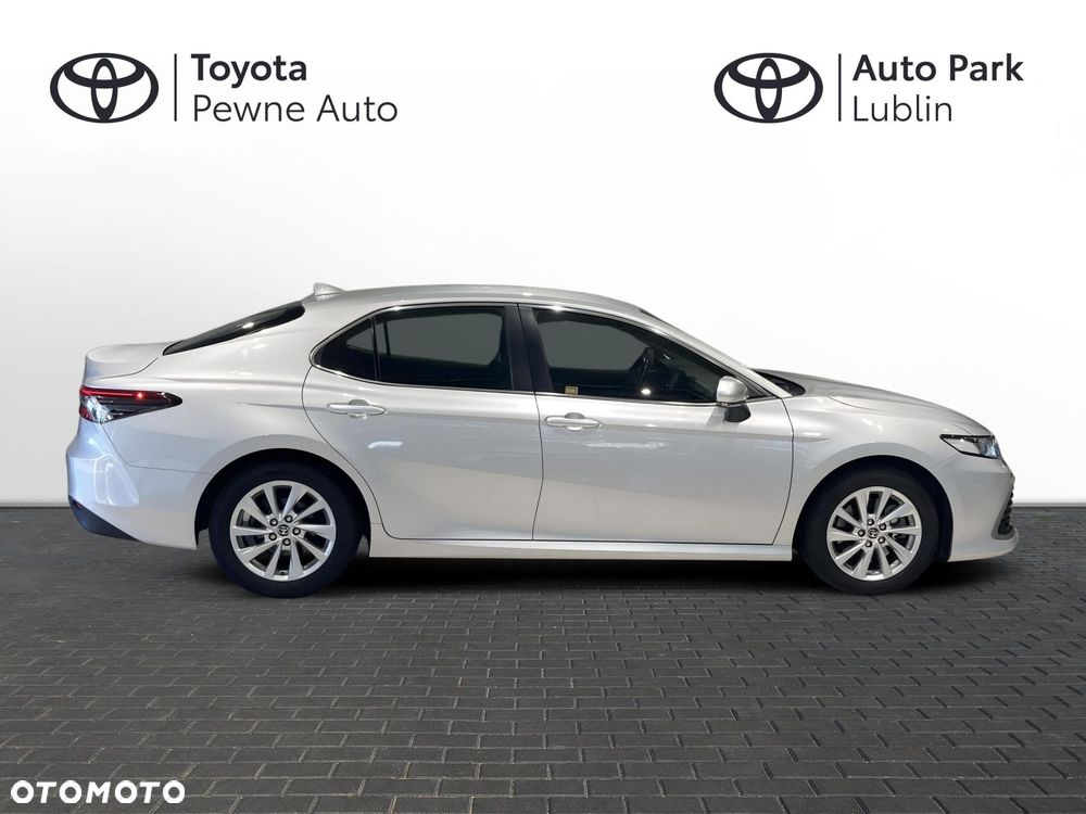 Toyota Camry 2.5 Hybrid Comfort CVT - 6
