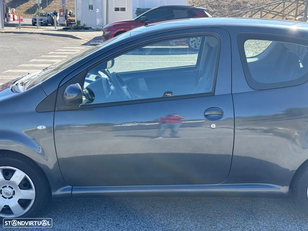 Toyota Aygo 1.0 + AC - 3