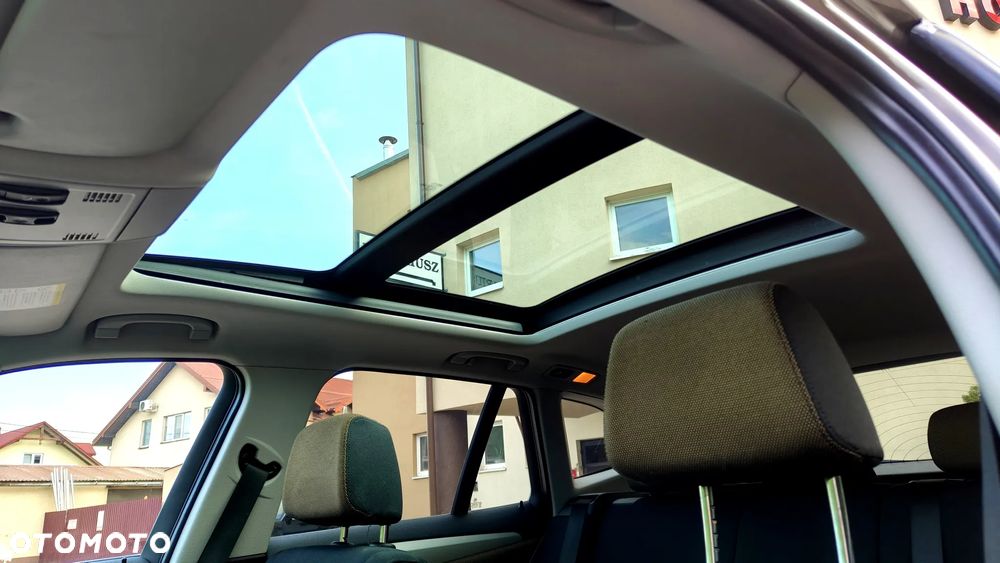 BMW X1 sDrive18d xLine - 28